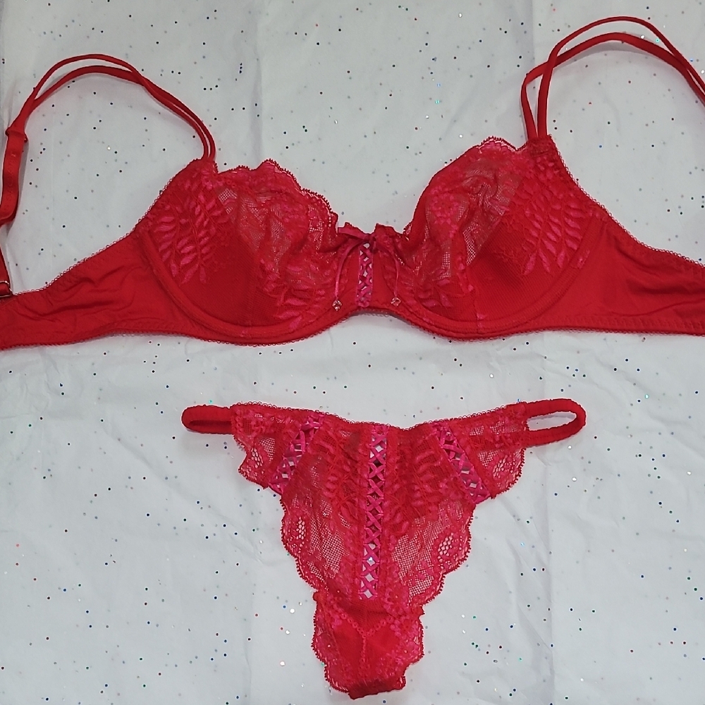 Vintage💎 Victoria's SwcretRed Lace Lingerie Set